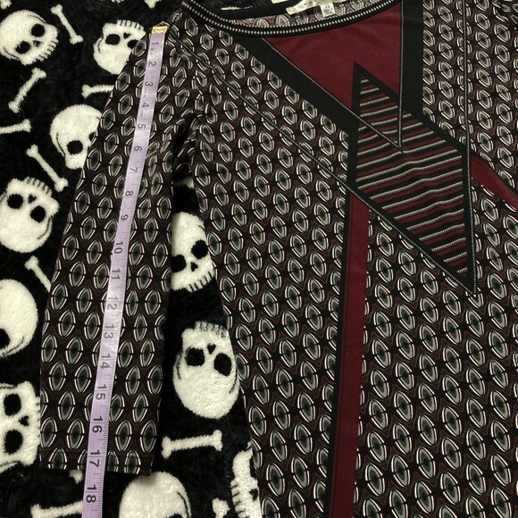 MAX STUDIO Geometric print black burgundy 3/4th sleeve top ~ XS SMALL goth shirt - Picture 11 of 15